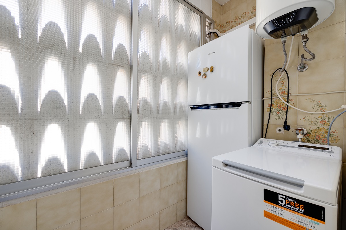 ESPACIOSO Y LUMINOSO APARTAMENTO EN GUARDAMAR – A PASOS DE LA PLAYA