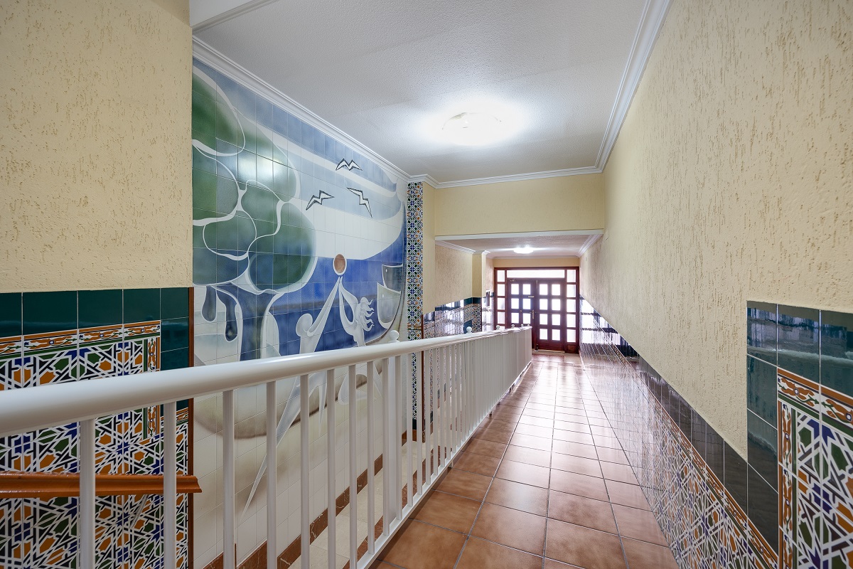 ESPACIOSO Y LUMINOSO APARTAMENTO EN GUARDAMAR – A PASOS DE LA PLAYA