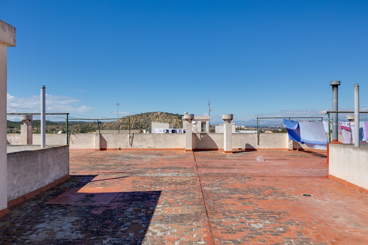 ESPACIOSO Y LUMINOSO APARTAMENTO EN GUARDAMAR – A PASOS DE LA PLAYA