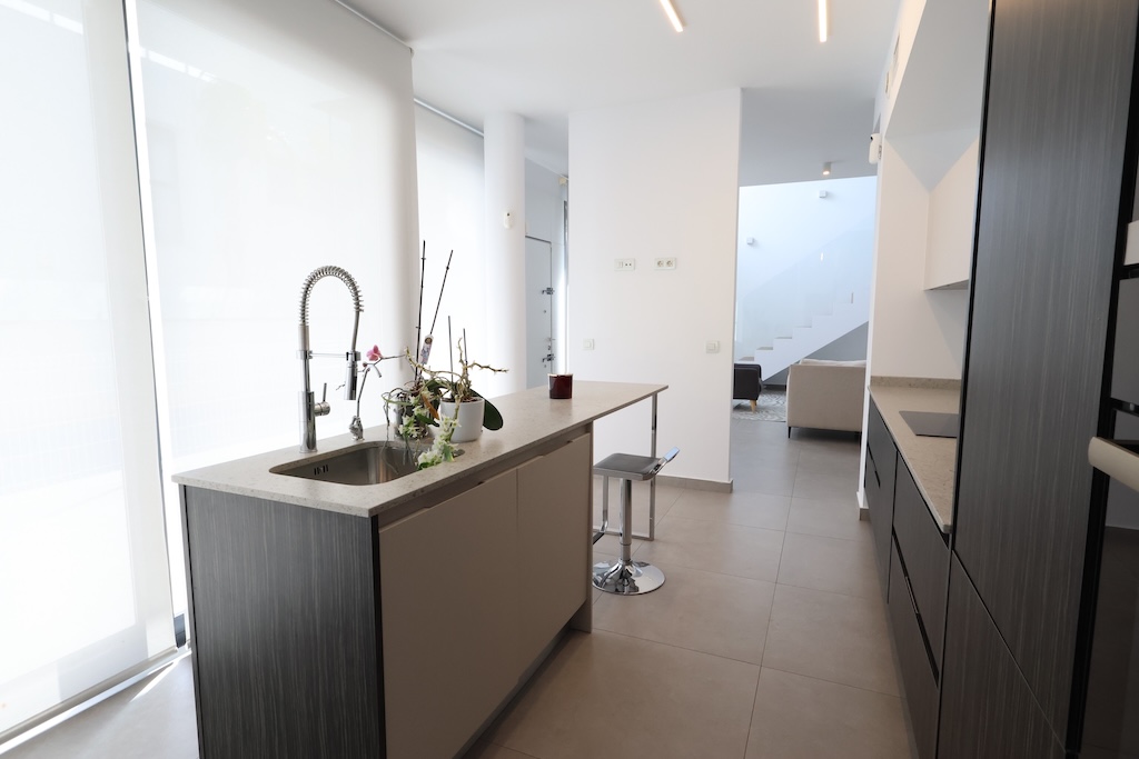 ESCLUSIVA VILLA DI DESIGN A CIUDAD QUESADA – RESIDENCIAL LAGUNA VILLAS II
