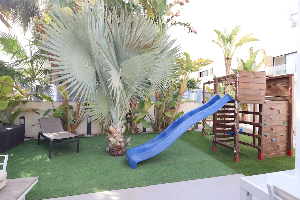 ESCLUSIVA VILLA DI DESIGN A CIUDAD QUESADA – RESIDENCIAL LAGUNA VILLAS II
