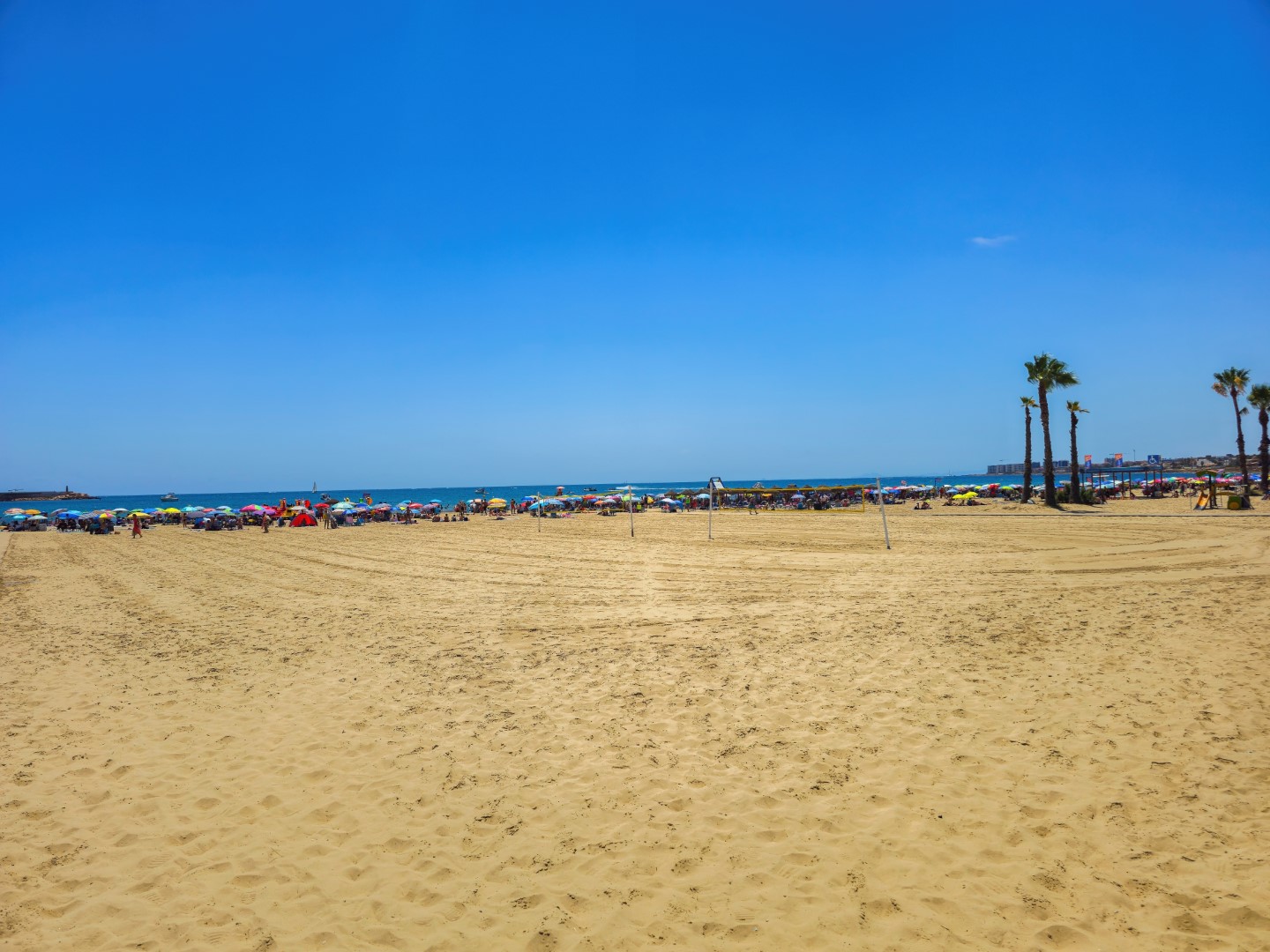 APARTAMENTO REFORMADO CON LICENCIA TURÍSTICA – A 200M DE LA PLAYA