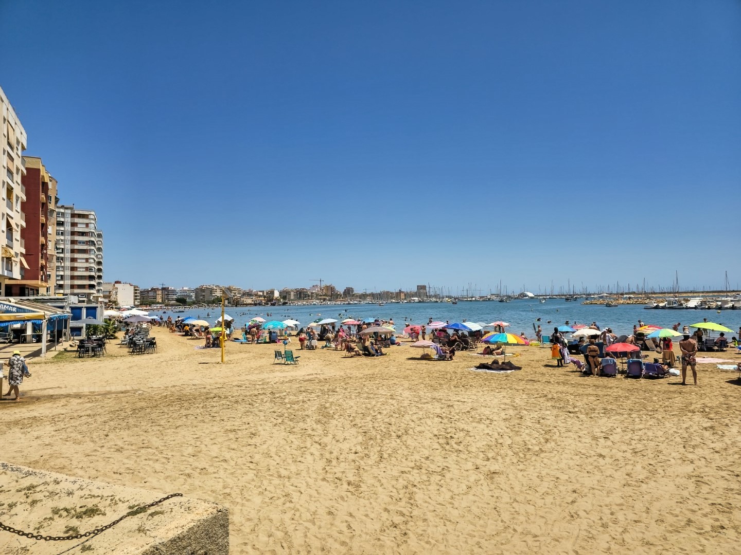 APARTAMENTO REFORMADO CON LICENCIA TURÍSTICA – A 200M DE LA PLAYA