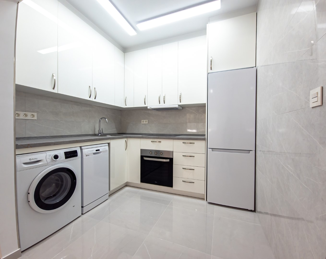 APARTAMENTO REFORMADO CON LICENCIA TURÍSTICA – A 200M DE LA PLAYA
