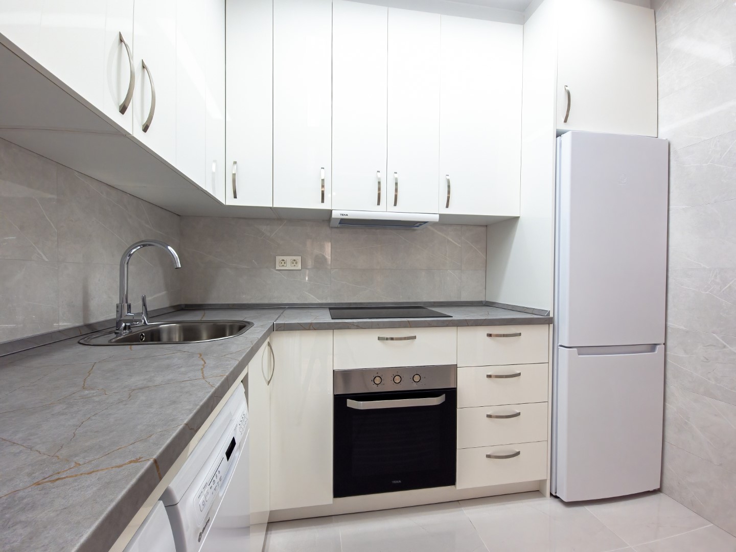 APARTAMENTO REFORMADO CON LICENCIA TURÍSTICA – A 200M DE LA PLAYA
