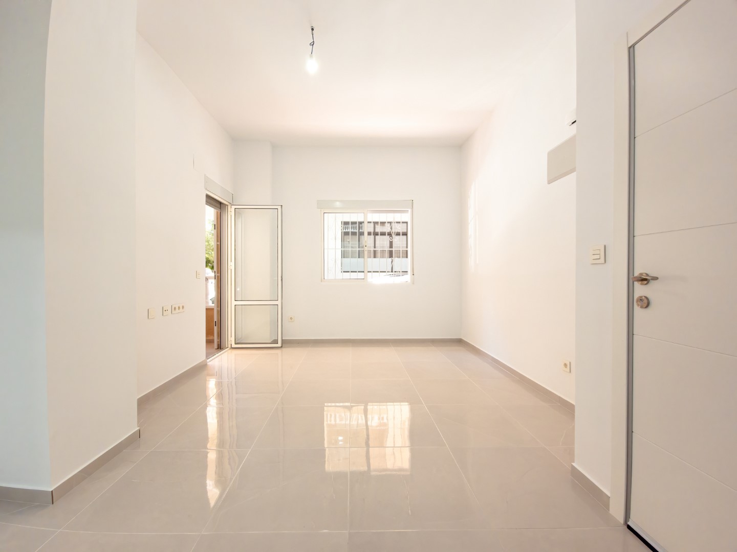 APARTAMENTO REFORMADO CON LICENCIA TURÍSTICA – A 200M DE LA PLAYA