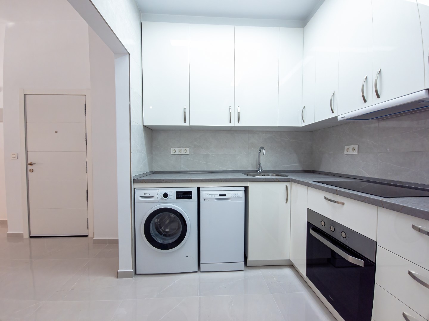 APARTAMENTO REFORMADO CON LICENCIA TURÍSTICA – A 200M DE LA PLAYA