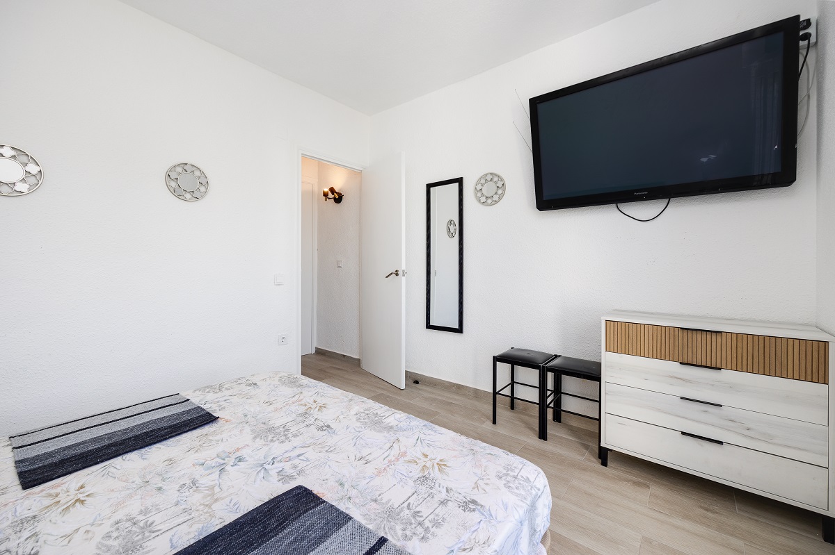 CHARMING DUPLEX WITH PRIVATE SOLARIUM IN TORREVIEJA