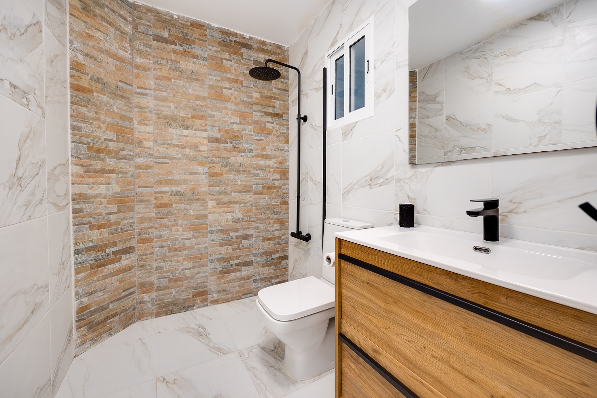CHARMING DUPLEX WITH PRIVATE SOLARIUM IN TORREVIEJA