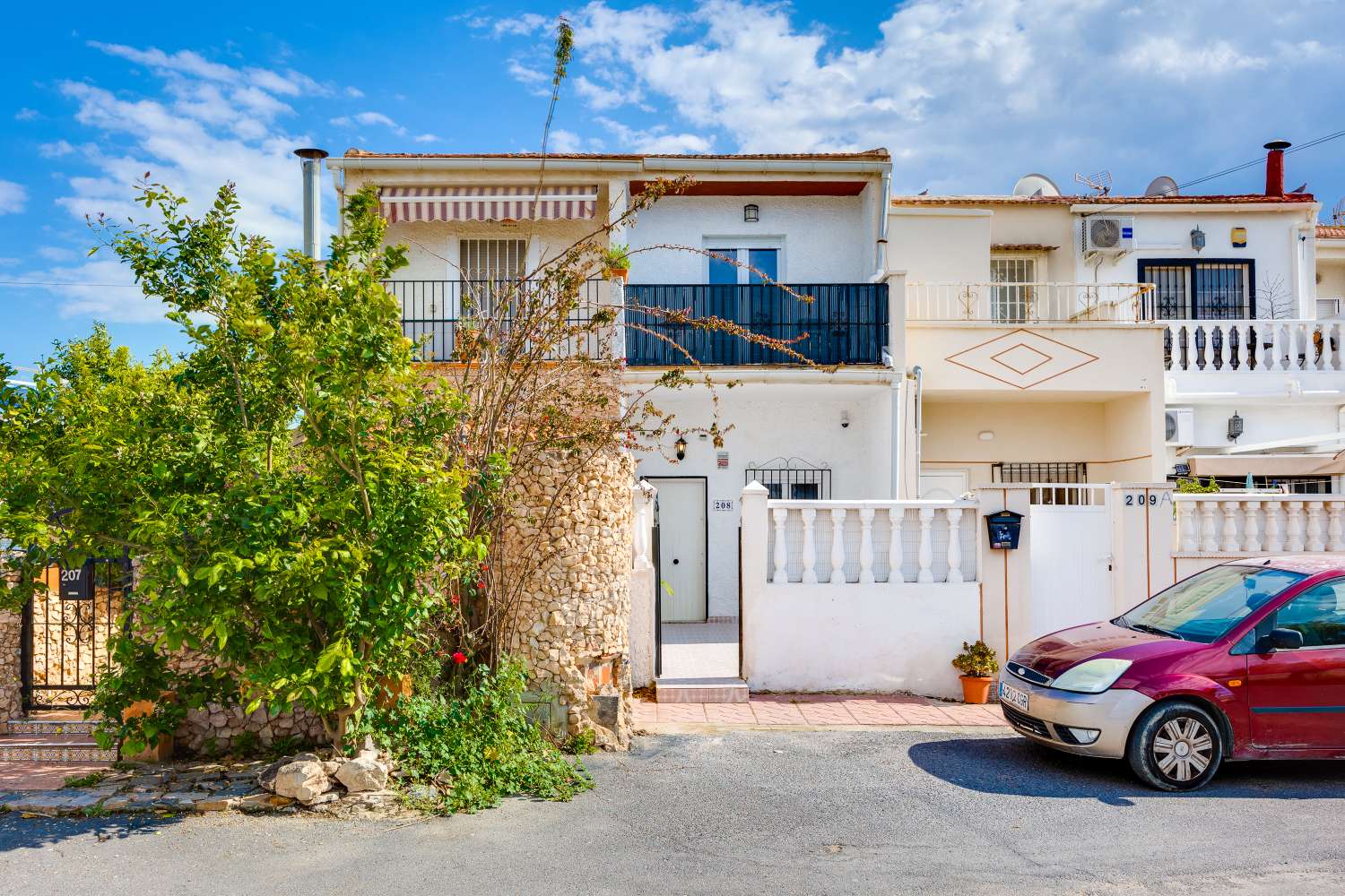 CHARMING DUPLEX WITH PRIVATE SOLARIUM IN TORREVIEJA