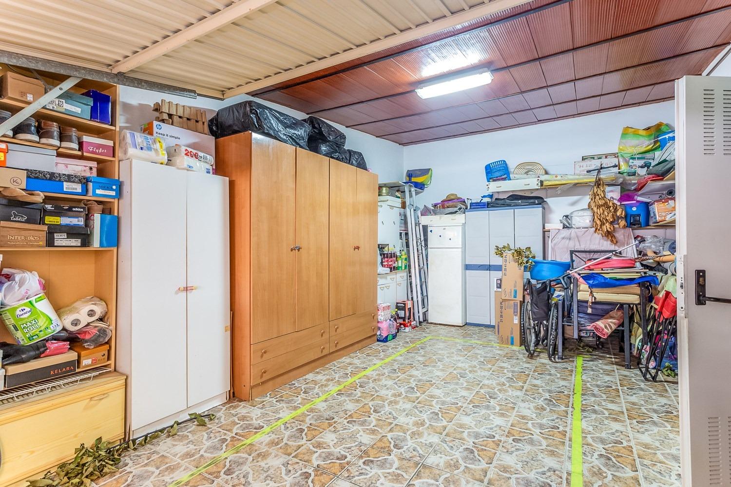 VILLA D’ANGLE INDIVIDUELLE AVEC GRAND TERRAIN À ORIHUELA COSTA