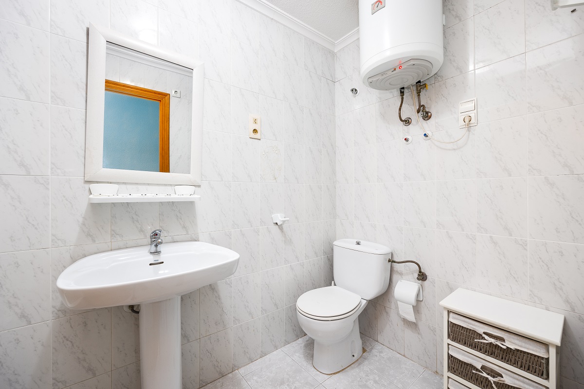 APARTAMENTO EN TORREVIEJA A 4 MINUTOS DE LA PLAYA, IDEAL PARA VIVIR O INVERTIR