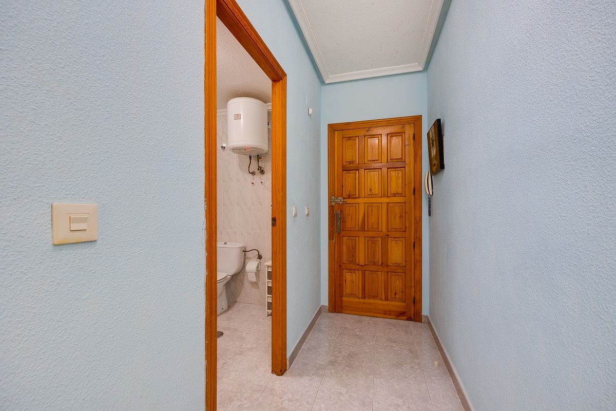 APARTAMENTO EN TORREVIEJA A 4 MINUTOS DE LA PLAYA, IDEAL PARA VIVIR O INVERTIR