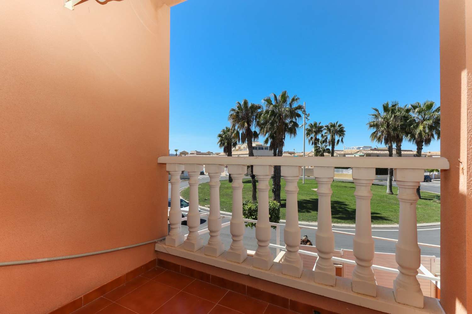 DÚPLEX DE 3 DORMITORIOS CON SOLÁRIUM PRIVADO Y TERRAZA EN RESIDENCIAL CON PISCINA