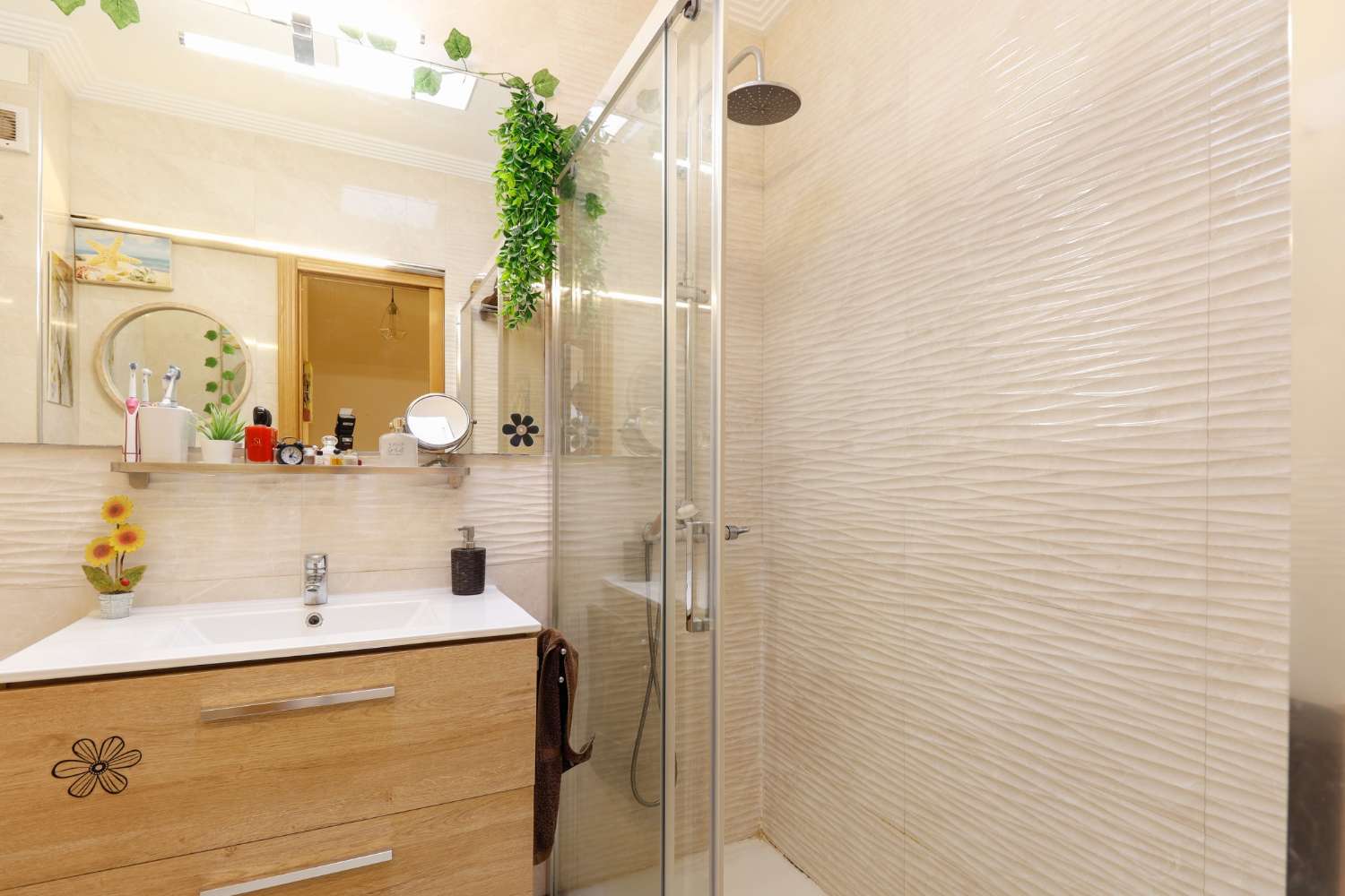 DÚPLEX DE 3 DORMITORIOS CON SOLÁRIUM PRIVADO Y TERRAZA EN RESIDENCIAL CON PISCINA