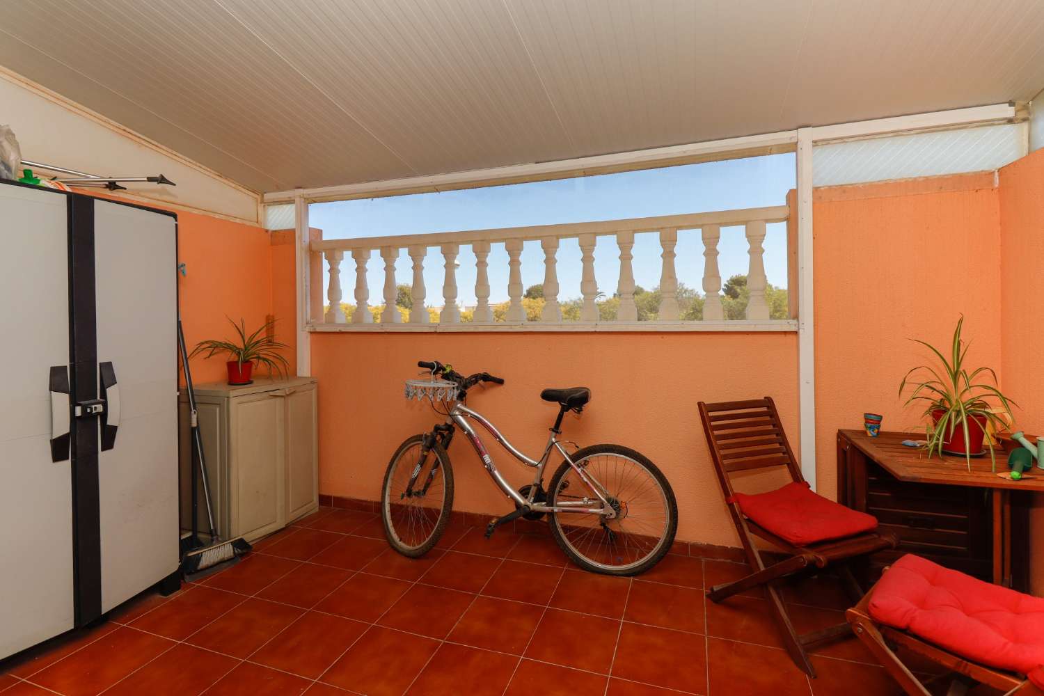 DÚPLEX DE 3 DORMITORIOS CON SOLÁRIUM PRIVADO Y TERRAZA EN RESIDENCIAL CON PISCINA