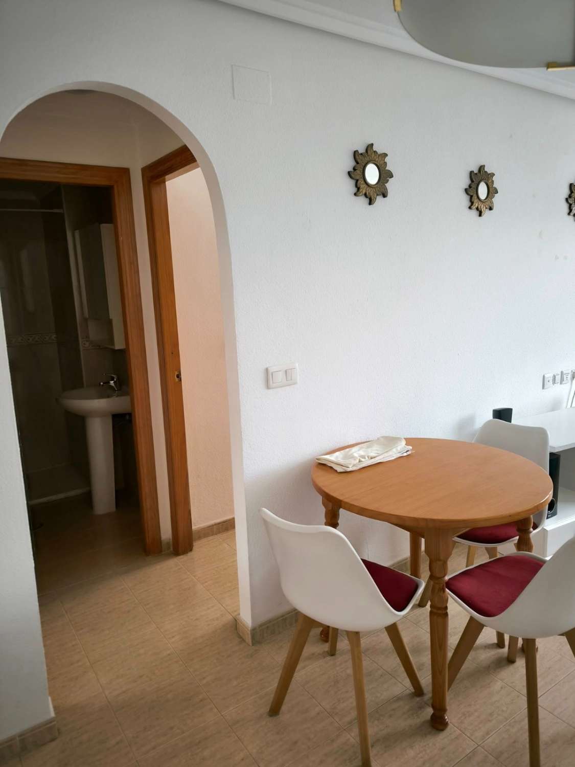 APARTAMENTO CÉNTRICO CON GARAJE, PISCINA Y TRASTERO EN TORREVIEJA