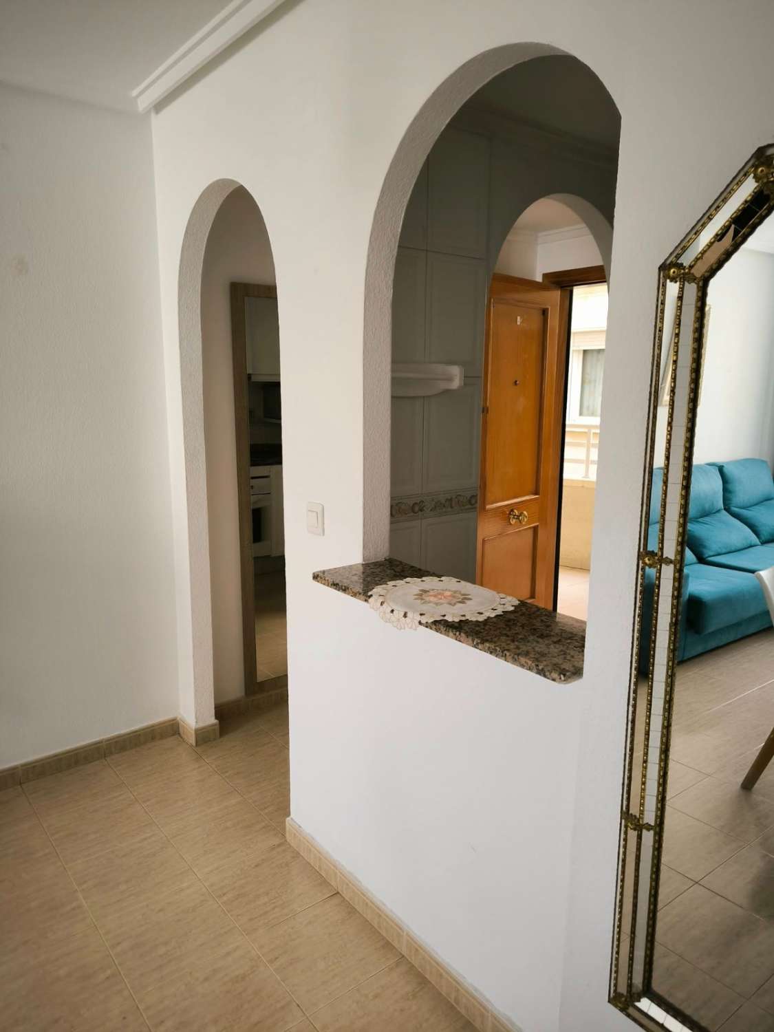 APARTAMENTO CÉNTRICO CON GARAJE, PISCINA Y TRASTERO EN TORREVIEJA
