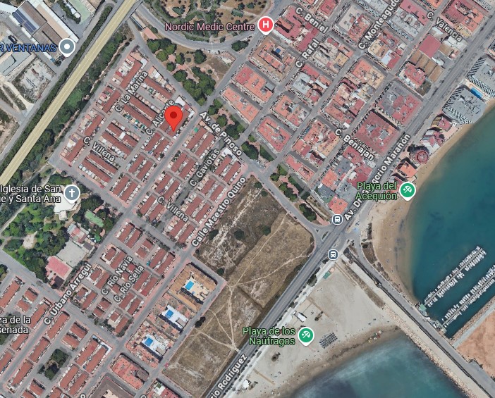 CORNER TOWNHOUSE 150 METERS FROM THE BEACH IN ACEQUIÓN – TORREVIEJA