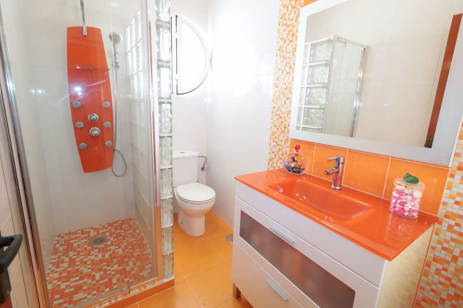 CORNER TOWNHOUSE 150 METERS FROM THE BEACH IN ACEQUIÓN – TORREVIEJA
