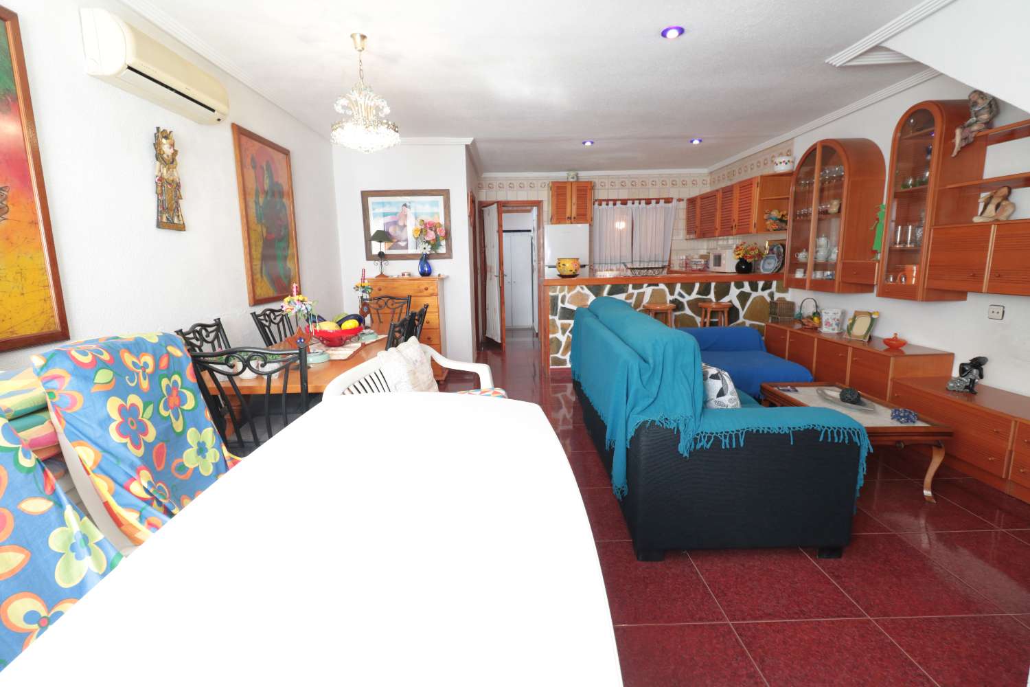 CORNER TOWNHOUSE 150 METERS FROM THE BEACH IN ACEQUIÓN – TORREVIEJA