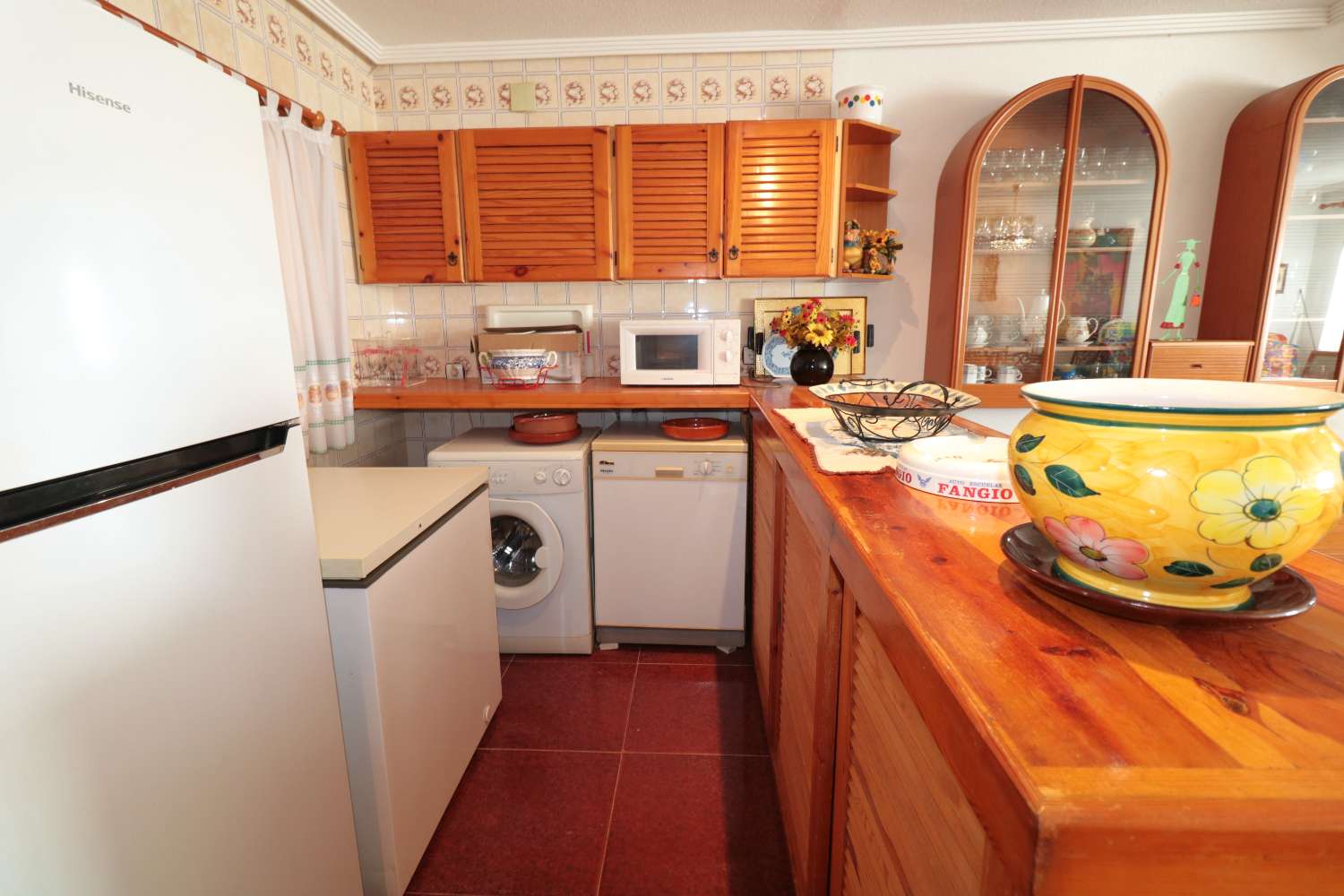 CORNER TOWNHOUSE 150 METERS FROM THE BEACH IN ACEQUIÓN – TORREVIEJA