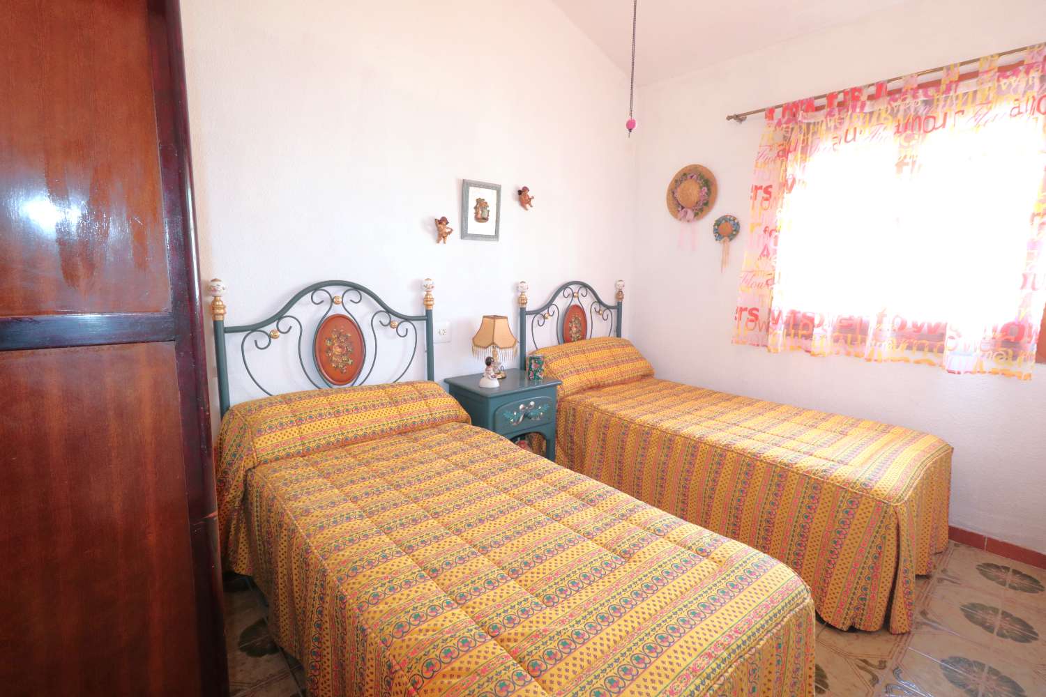 CORNER TOWNHOUSE 150 METERS FROM THE BEACH IN ACEQUIÓN – TORREVIEJA