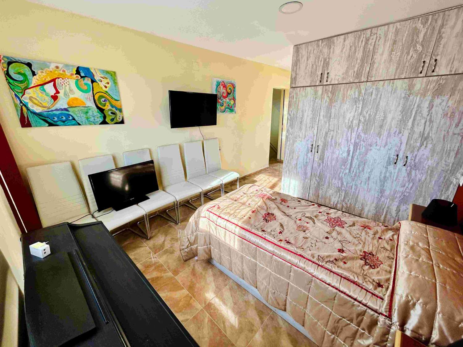 SPECTACULAR CORNER TOWNHOUSE WITH EVERYTHING YOU DREAM OF, STEPS FROM THE SEA