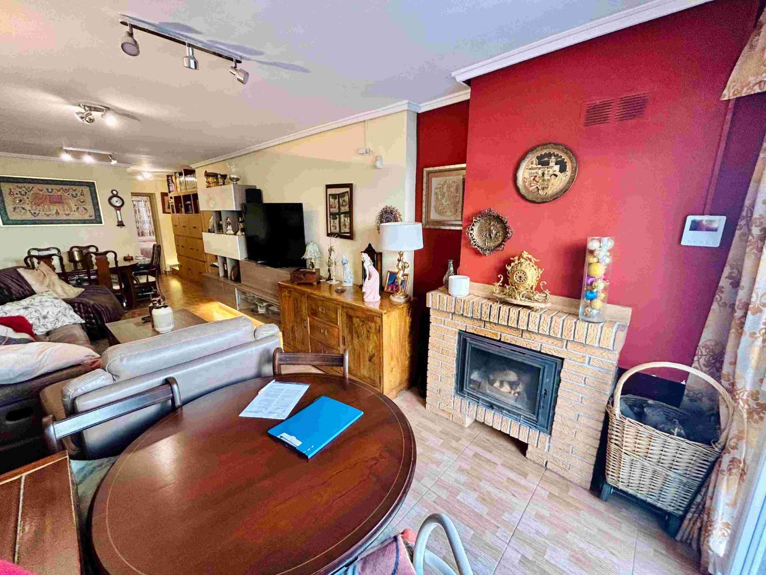 SPECTACULAR CORNER TOWNHOUSE WITH EVERYTHING YOU DREAM OF, STEPS FROM THE SEA