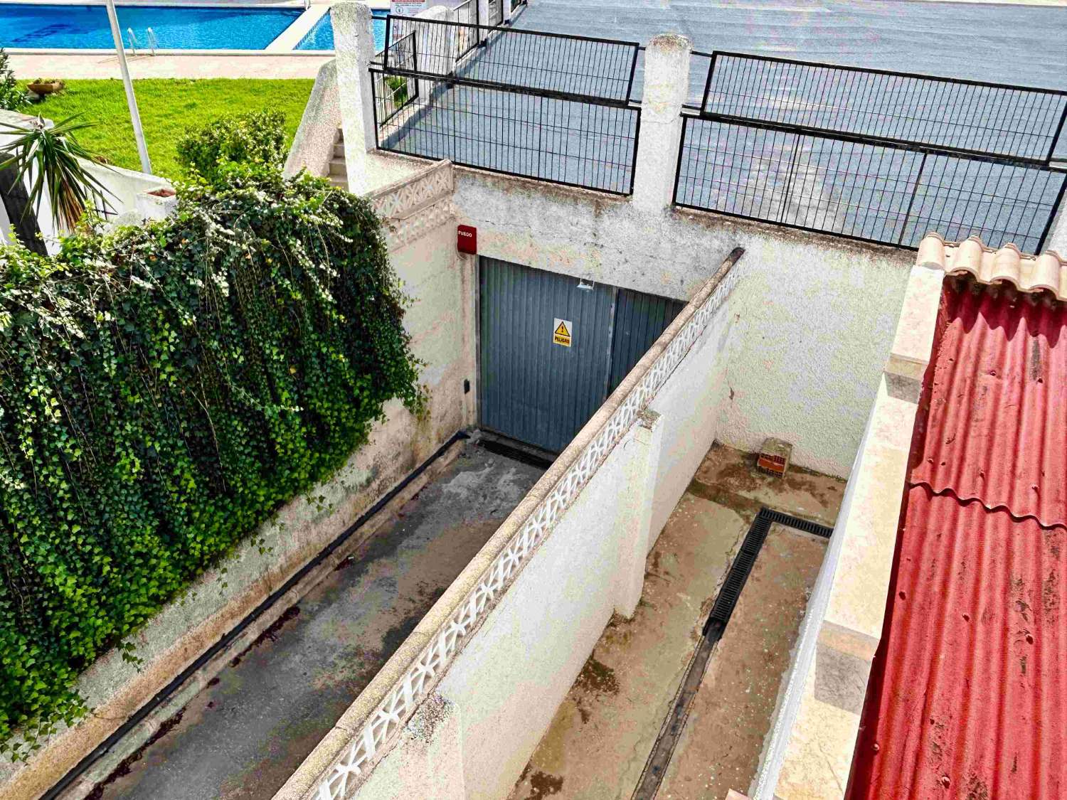 SPECTACULAR CORNER TOWNHOUSE WITH EVERYTHING YOU DREAM OF, STEPS FROM THE SEA