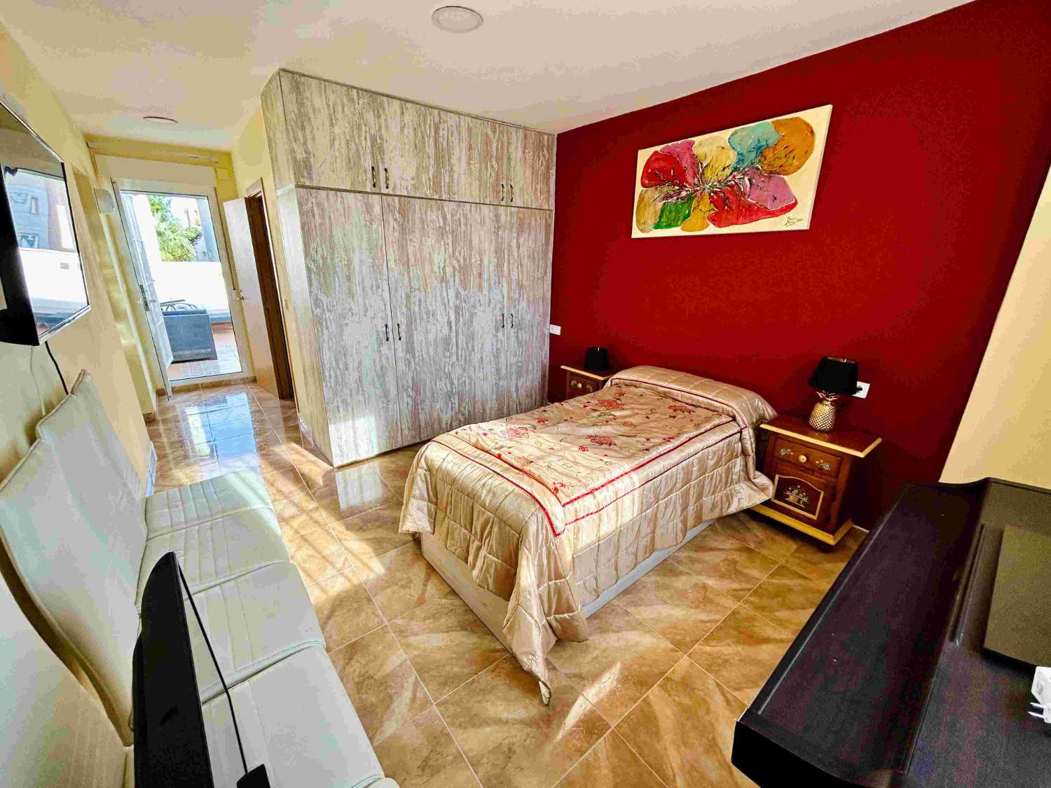 SPECTACULAR CORNER TOWNHOUSE WITH EVERYTHING YOU DREAM OF, STEPS FROM THE SEA