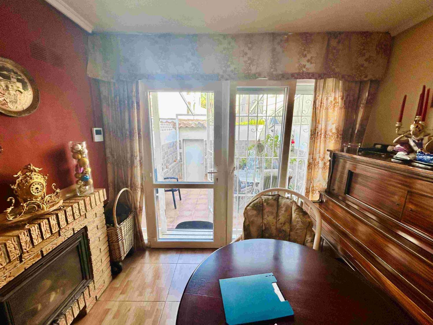 SPECTACULAR CORNER TOWNHOUSE WITH EVERYTHING YOU DREAM OF, STEPS FROM THE SEA