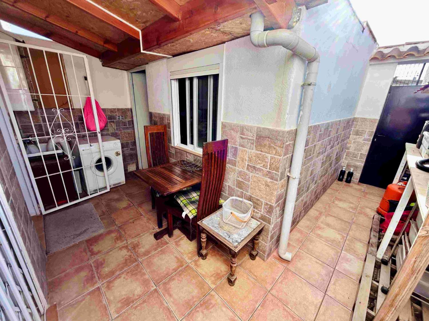 SPECTACULAR CORNER TOWNHOUSE WITH EVERYTHING YOU DREAM OF, STEPS FROM THE SEA