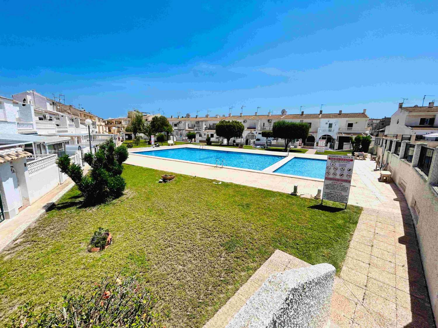 SPECTACULAR CORNER TOWNHOUSE WITH EVERYTHING YOU DREAM OF, STEPS FROM THE SEA