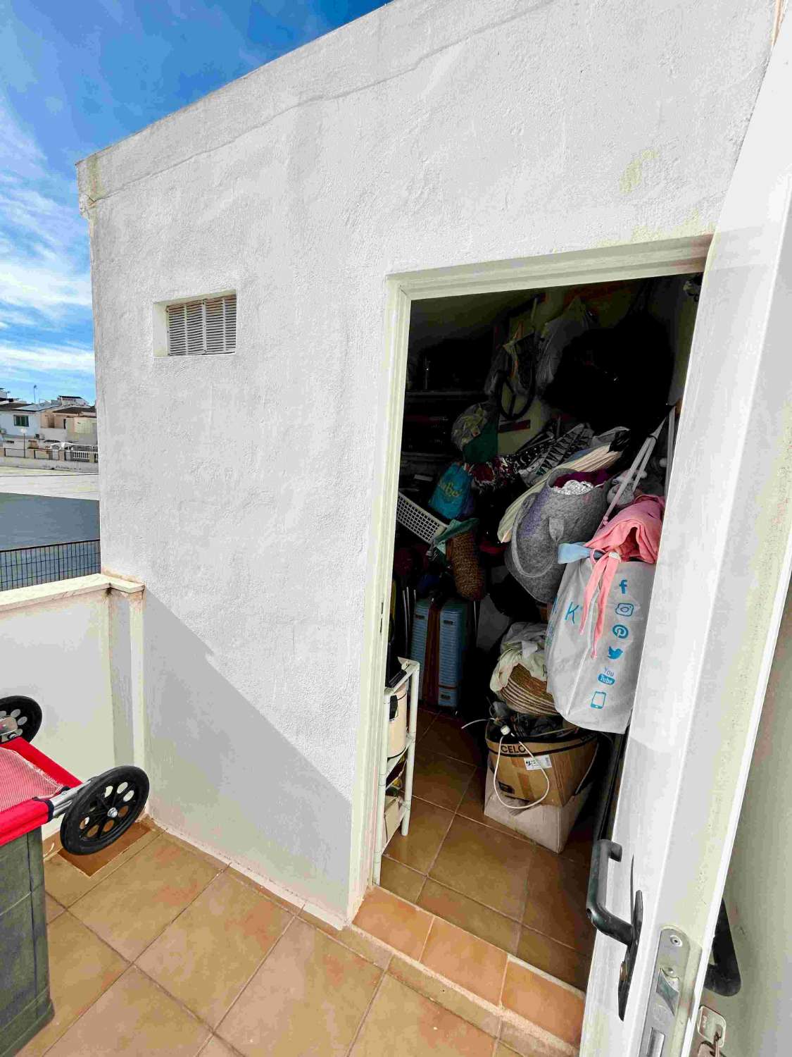 SPECTACULAR CORNER TOWNHOUSE WITH EVERYTHING YOU DREAM OF, STEPS FROM THE SEA