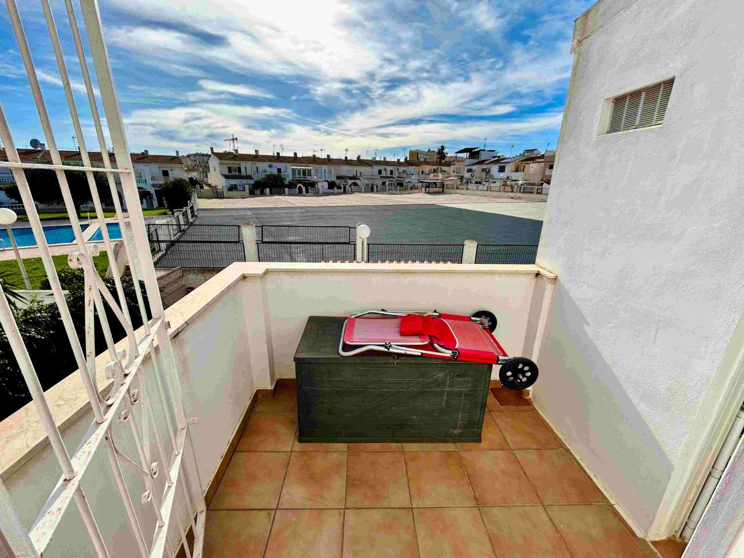 SPECTACULAR CORNER TOWNHOUSE WITH EVERYTHING YOU DREAM OF, STEPS FROM THE SEA