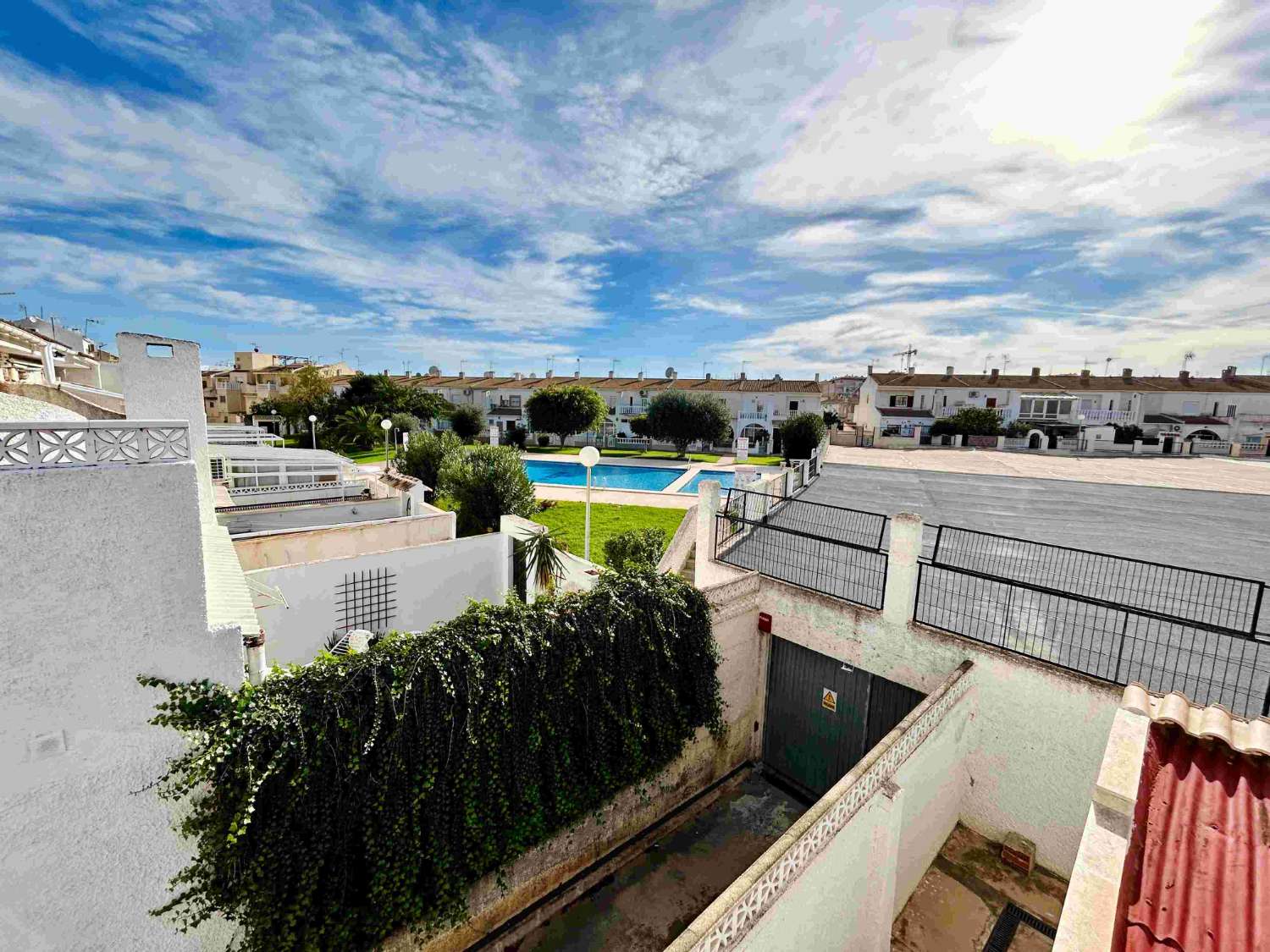 SPECTACULAR CORNER TOWNHOUSE WITH EVERYTHING YOU DREAM OF, STEPS FROM THE SEA