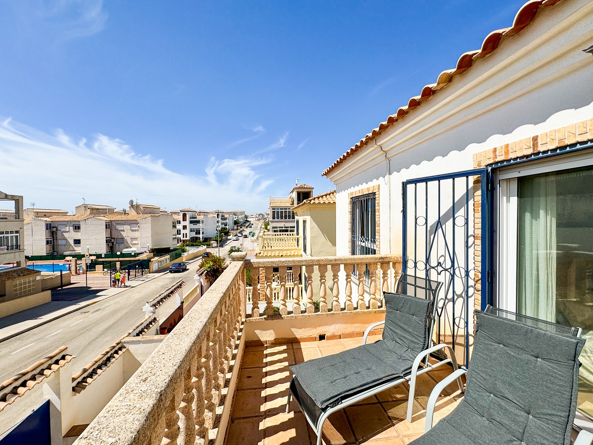SPECTACULAR VILLA WITH PRIVATE POOL IN PUNTA PRIMA – COMFORT, SPACE AND EXCEPTIONAL LOCATION ON THE COSTA BLANCA