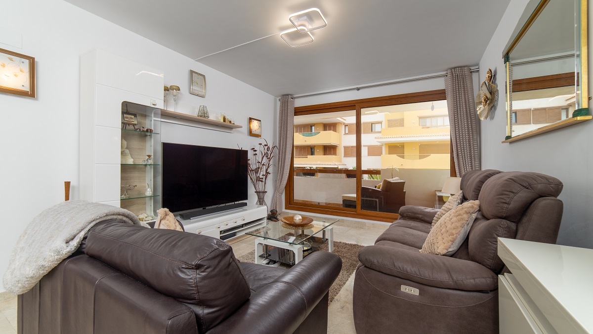 APARTAMENTO CON TERRAZA Y VISTAS A LA PISCINA EN RESIDENCIAL DE LUJO “LA ENTRADA”, PUNTA PRIMA