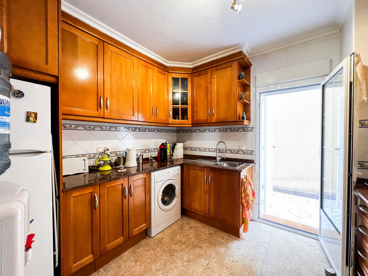 MAISON DE VILLE DE 3 CHAMBRES AVEC SOLARIUM ET PISCINE ENTRE GOLF, VILLAMARTIN (ORIHUELA COSTA)