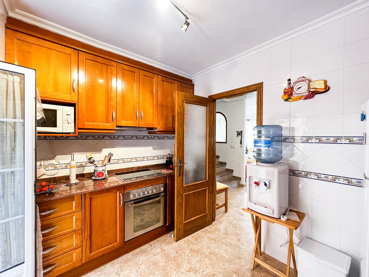 MAISON DE VILLE DE 3 CHAMBRES AVEC SOLARIUM ET PISCINE ENTRE GOLF, VILLAMARTIN (ORIHUELA COSTA)