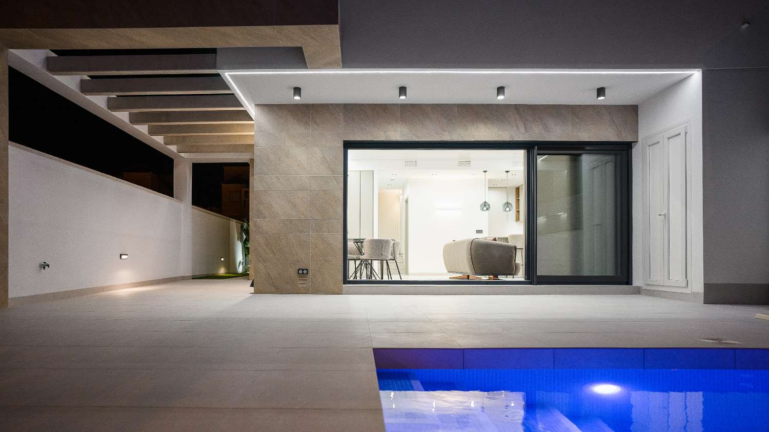 KEY ON THE COSTA BLANCA: MODERN VILLA FOR SALE DIRECT FROM THE DEVELOPER – NO COMMISSIONS!