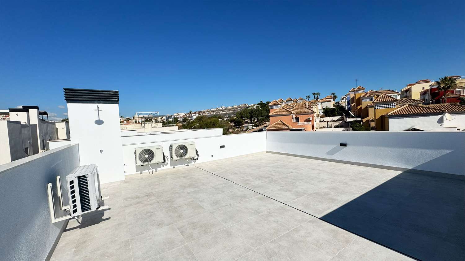 KEY ON THE COSTA BLANCA: MODERN VILLA FOR SALE DIRECT FROM THE DEVELOPER – NO COMMISSIONS!
