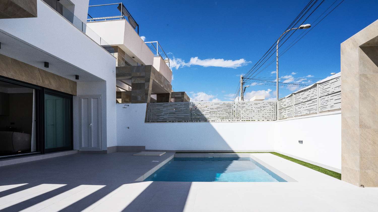 KEY ON THE COSTA BLANCA: MODERN VILLA FOR SALE DIRECT FROM THE DEVELOPER – NO COMMISSIONS!