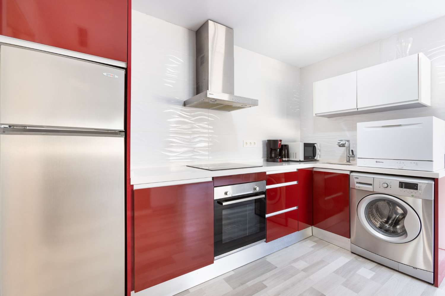 MODERNE ERDGESCHOSSWOHNUNG MIT GROSSER TERRASSE IN NUEVA TORREVIEJA