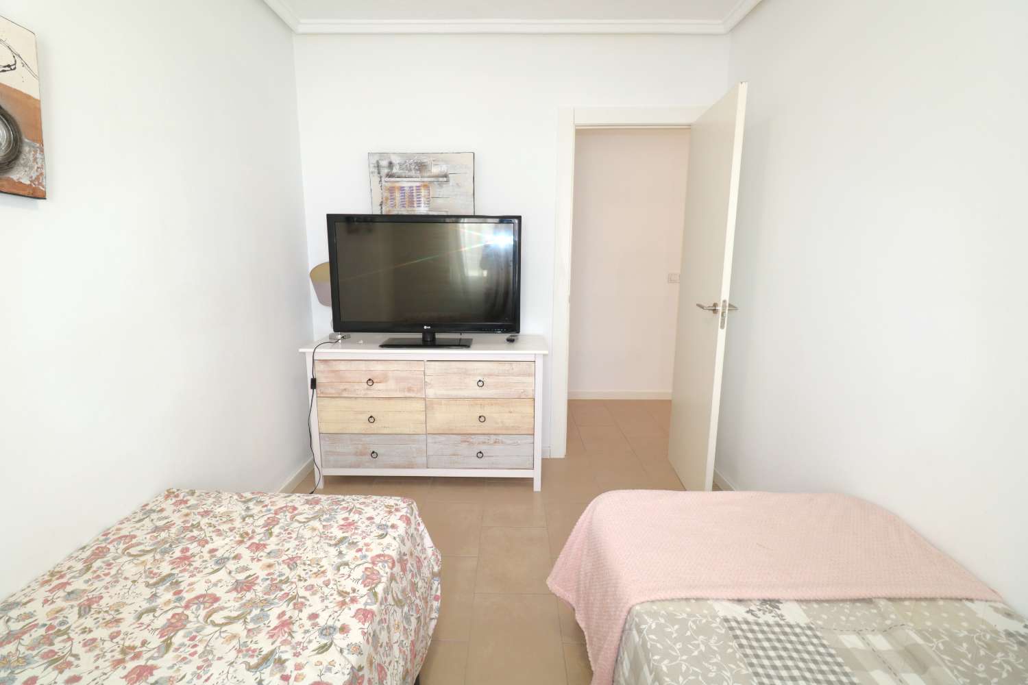 RENOVIERTES PENTHOUSE 150 METER VON PLAYA DEL CURA IN TORREVIEJA ENTFERNT
