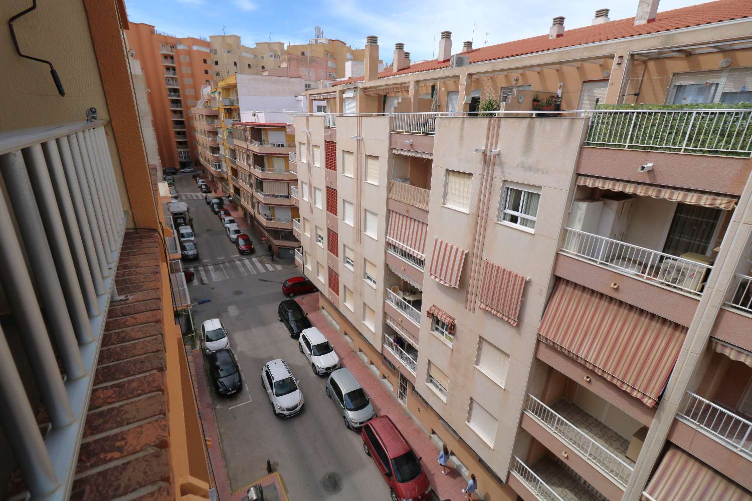 RENOVIERTES PENTHOUSE 150 METER VON PLAYA DEL CURA IN TORREVIEJA ENTFERNT
