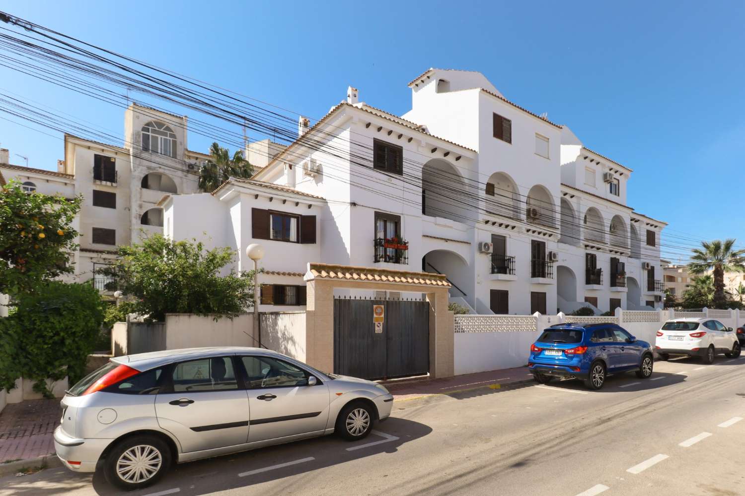 CHARMERENDE DUPLEX MED PRIVAT HAVE OG JACUZZI I RESIDENCIAL CALAS BLANCAS – TORREVIEJA