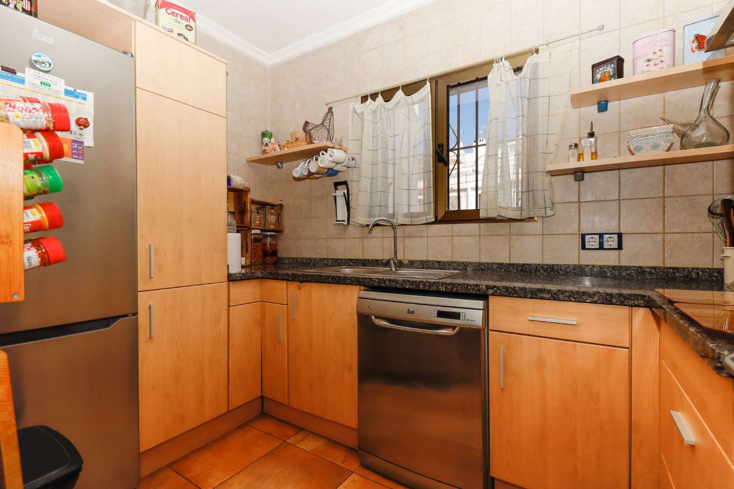 CHARMERENDE DUPLEX MED PRIVAT HAVE OG JACUZZI I RESIDENCIAL CALAS BLANCAS – TORREVIEJA