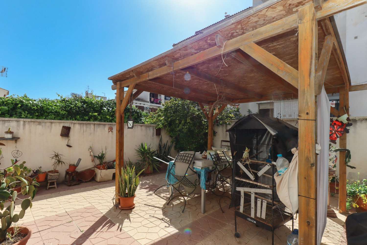 CHARMERENDE DUPLEX MED PRIVAT HAVE OG JACUZZI I RESIDENCIAL CALAS BLANCAS – TORREVIEJA